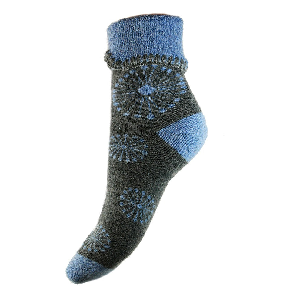 Grey cuff socks with blue flower seed heads